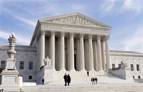 Dys: Supreme Court takes up religious liberty case